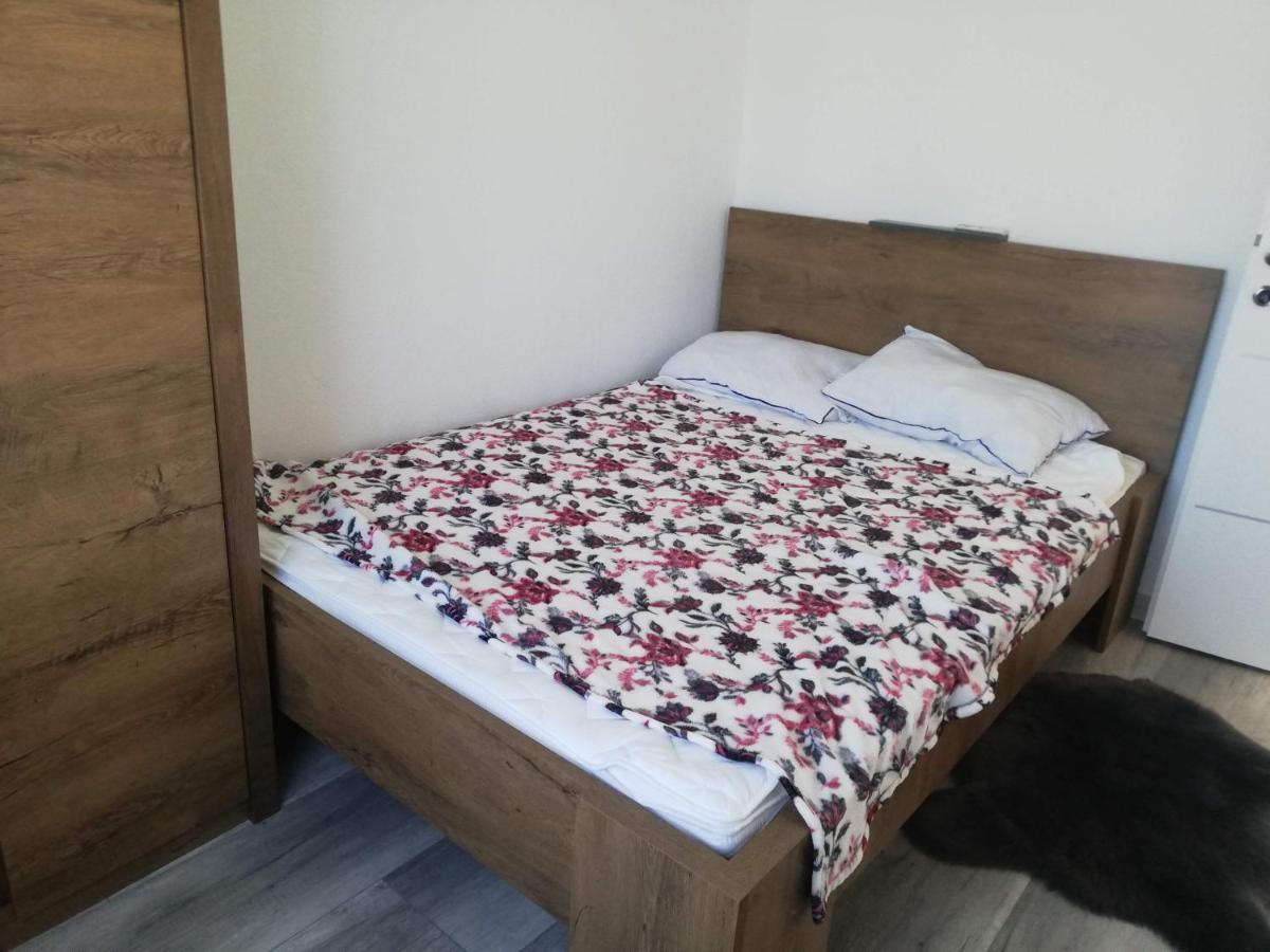 Apartman Kety Vir Exterior photo